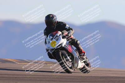 media/Nov-06-2023-Moto Forza (Mon) [[ce023d0744]]/4-Beginner Group/Session 5 (Turn 9)/